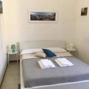 A Due Passi Da Giulietta-casa Montecchi Guest house